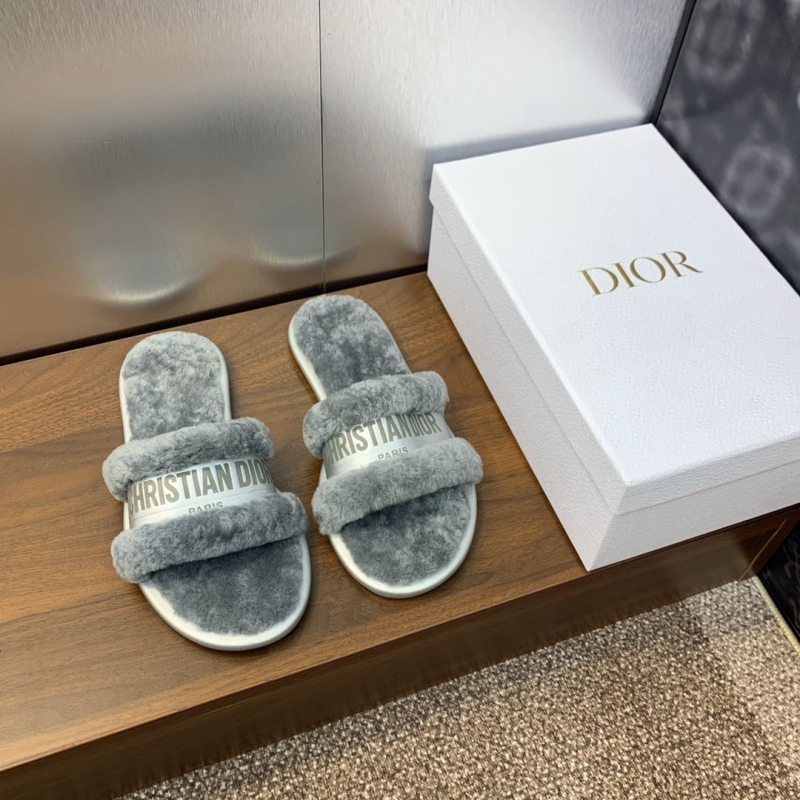 ch**an D*or slippers